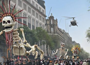 Así es el espectacular desfile de Día de Muertos que aparece en "Spectre"