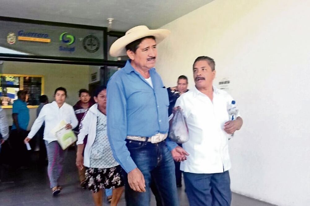 Enrique Rendón Ortega, tío de dos de las víctimas, dijo que el director de Seguridad Pública de Ahuacuotzingo se negó a apoyar a las familias (CORTESÍA)