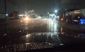 Intensas lluvias provocan desborde del río San Martín; inundaciones afectan vialidades y viviendas 