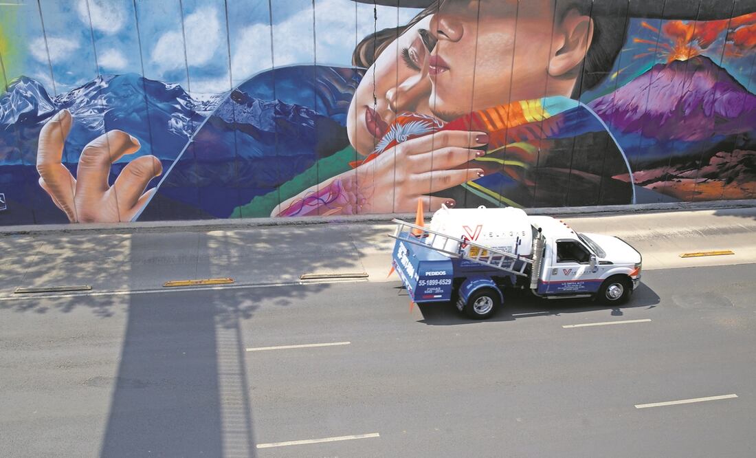 La avenida ha sido decorada con murales y han arreglado los camellones. Foto: Germán Espinosa. EL UNIVERSAL