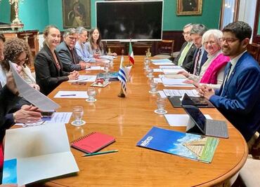 Cárdenas Batel y subsecretaria Serur asisten a investidura presidencial de Yamandú Orsi en Uruguay; auguran una magnífica relación