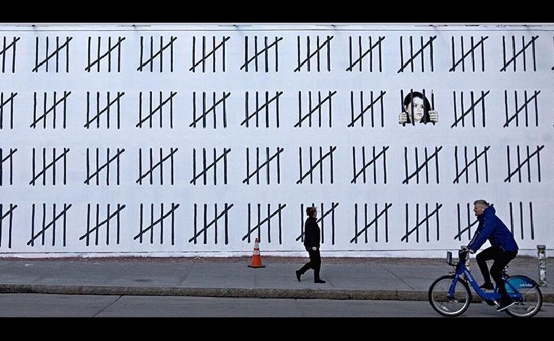 Obra de Banksy en protesta contra el arresto de la artista Zehra Doğan. Foto: Instagram Banksy