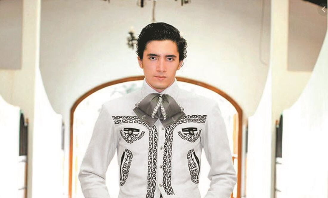 El cantante, nieto de Vicente e hijo de Alejandro, hizo una fusión con Edén Muñóz entre mariachi y norteño y su video causó polémica.