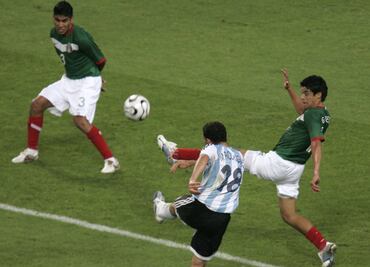 El argentino Maxi Rodríguez se retira del futbol