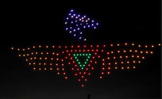 FOTOS: Con espectáculo de drones celebran el 80 aniversario del regreso del Escuadrón 201