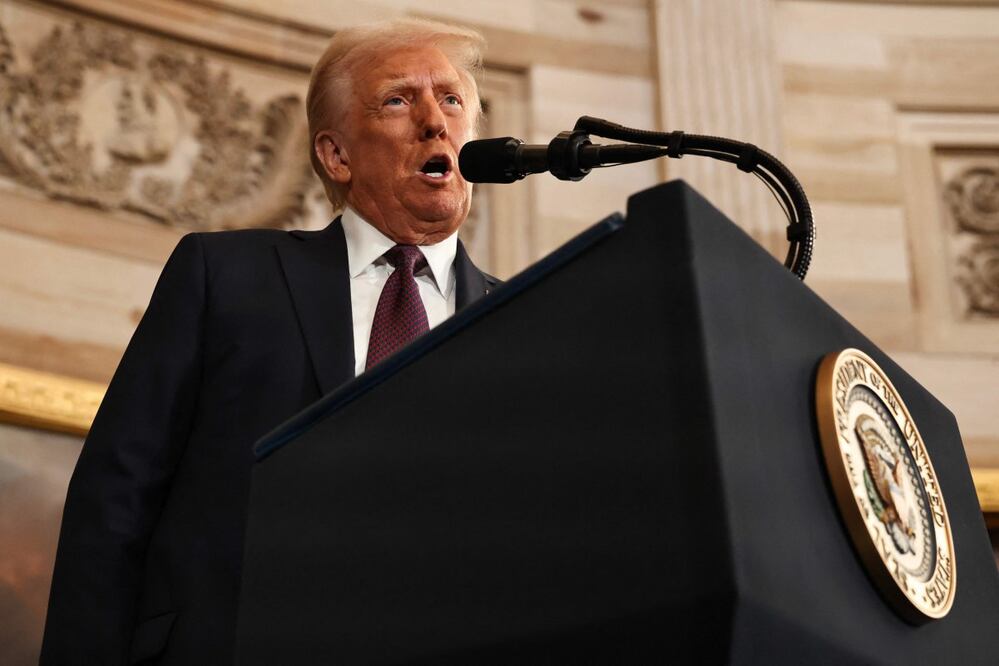 El presidente estadounidense Donald Trump habla durante las ceremonias de inauguración en la Rotonda del Capitolio de los Estados Unidos el 20 de enero de 2025 en Washington, DC. Donald Trump asume su segundo mandato como el 47º presidente de Estados Unidos. Foto: AFP