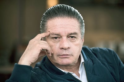 "Los políticos no quieren ideas sino votos y dinero"