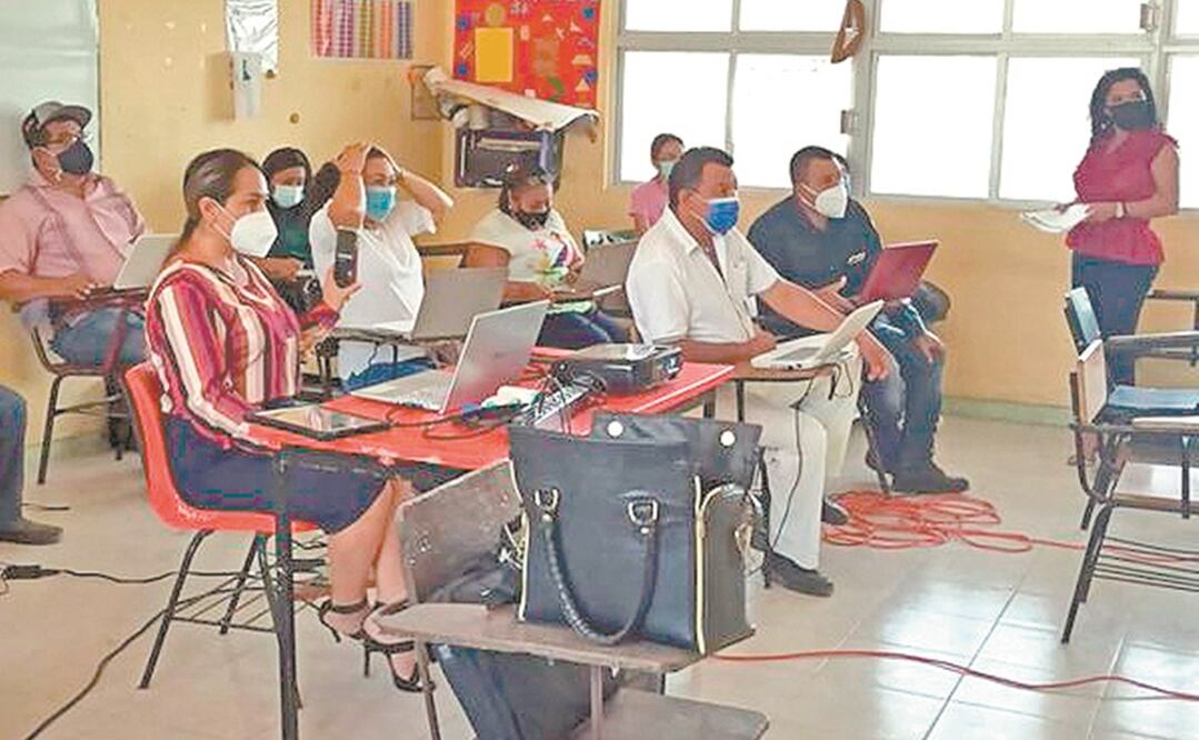 Para los profesores, antes de volver a las aulas, primero se deben aplicar la segunda dosis de la vacuna. Foto: ESPECIAL