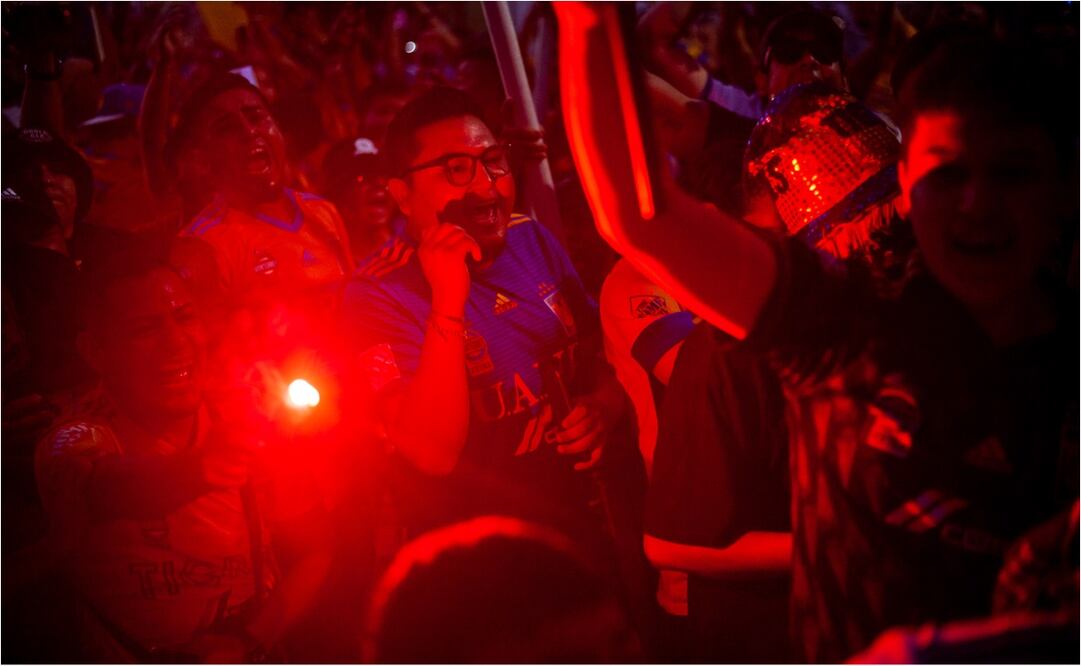 Afición de Tigres realizó un gran pasillo para recibir al equipo