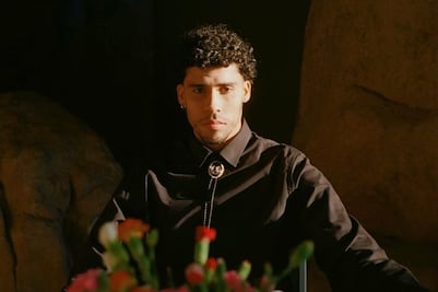 Bernie Martínez, el hermano de Bad Bunny, triunfa como modelo