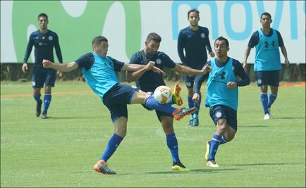 Cruz Azul entrenará en la cancha del Azteca