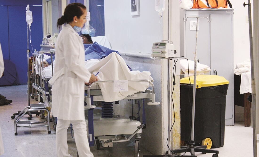 Socorristas de la Cruz Roja se presentaron para brindarles ayuda a los afectados; varios de ellos fueron llevados a hospitales. FOTO: Archivo / EL UNIVERSAL