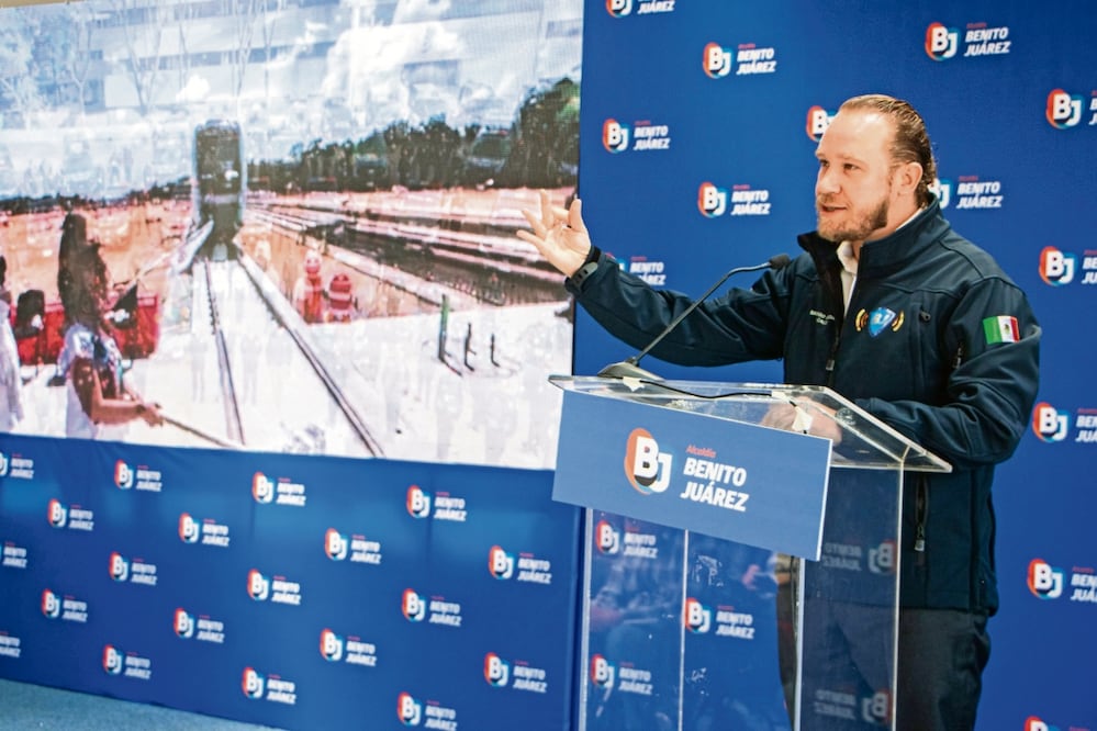 En conferencia, Santiago Taboada le pidió al presidente López Obrador serenidad y tomarse un té de tila, “porque le vamos a ganar”. Foto: Gabriel Pano / EL UNIVERSAL
