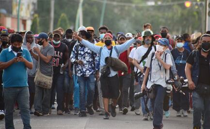Sale de Chiapas nueva caravana de migrantes; piden a Dios los "proteja de policías mexicanos"