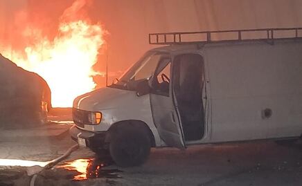 Explosión deja al descubierto toma clandestina en Celaya, Guanajuato; columna de humo fue vista a kilómetros de distancia