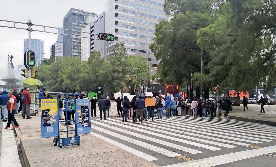 Integrantes de Siembra Cultura bloquearon Reforma, para exigir respeto a sus derechos como consumidores de cannabis. Foto: Especial