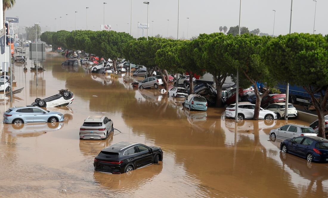 Vista general del polígono industrial de Sedaví anegado a causa de las lluvias torrenciales de las últimas horas. Foto: EFE/Miguel Ángel Polo