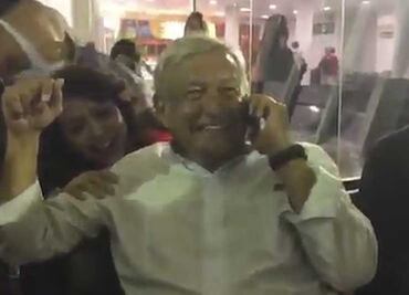 AMLO llama a marido de mujer que se encontró en aeropuerto