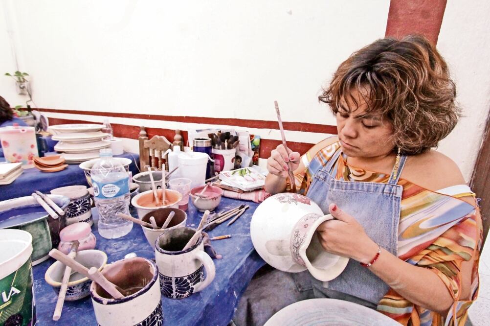 Los talleres Uriarte Talavera se dedican a la producción de cerámica fina desde 1824; crean desde los tradicionales utensilios de cocina hasta lujosas vajillas y piezas de arte. (FOTOS: OMAR CONTRERAS. EL UNIVERSAL)