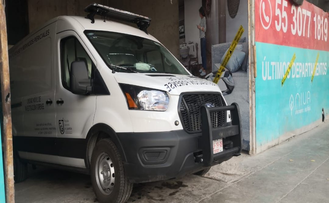 Muere trabajador tras caída en obra de la Del Valle; autoridades investigan las causas del accidente. Foto: Especial