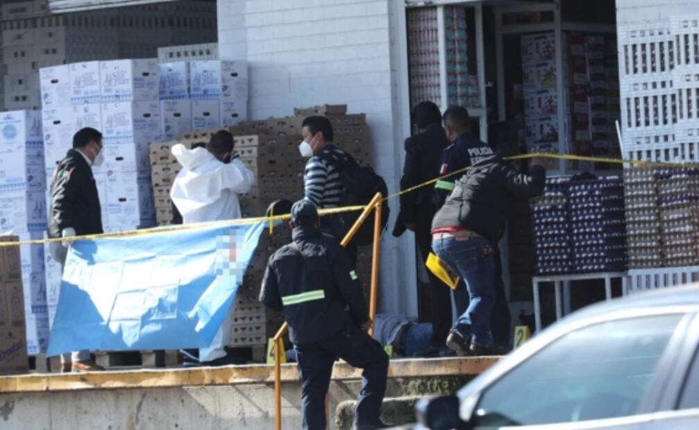 Ataque armado deja un muerto y dos lesionados en la Central de Abasto de Toluca