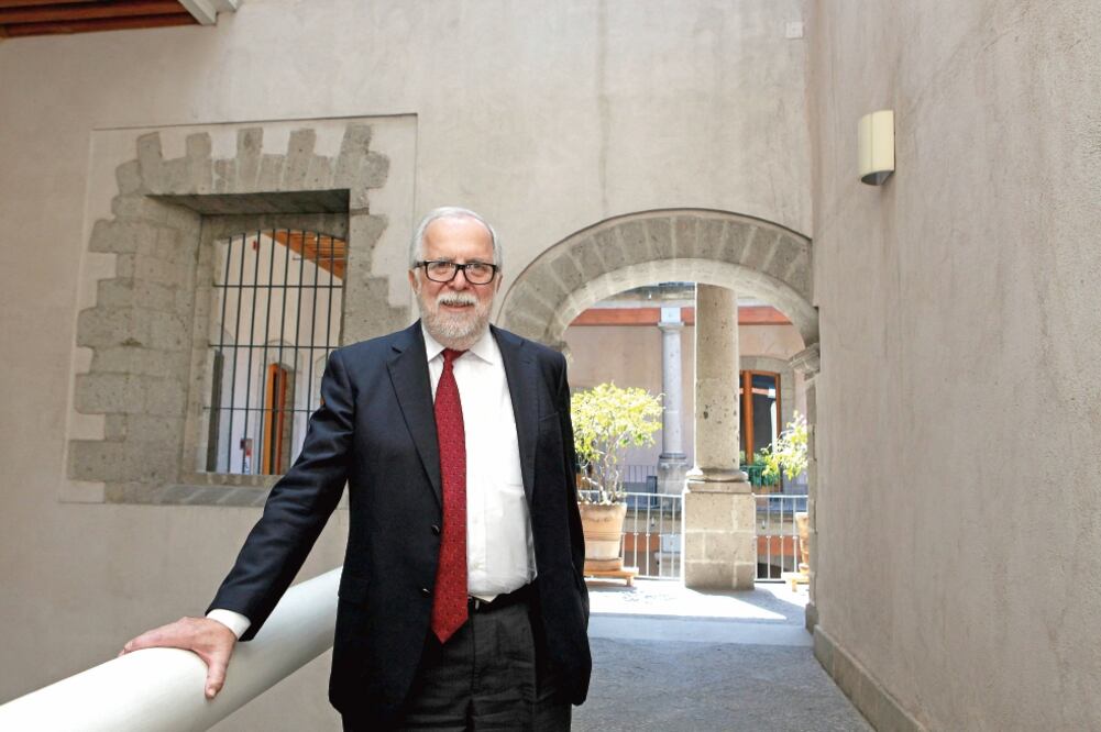 El historiador Javier Garciadiego tiene listas sus propuestas de trabajo en la institución (LUCÍA GODÍNEZ. EL UNIVERSAL)