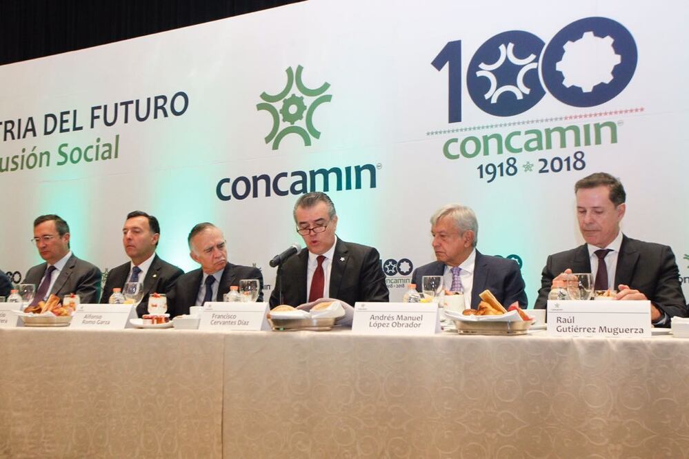 AMLO reunido con empresarios de CONCAMIN. Foto: Especial
