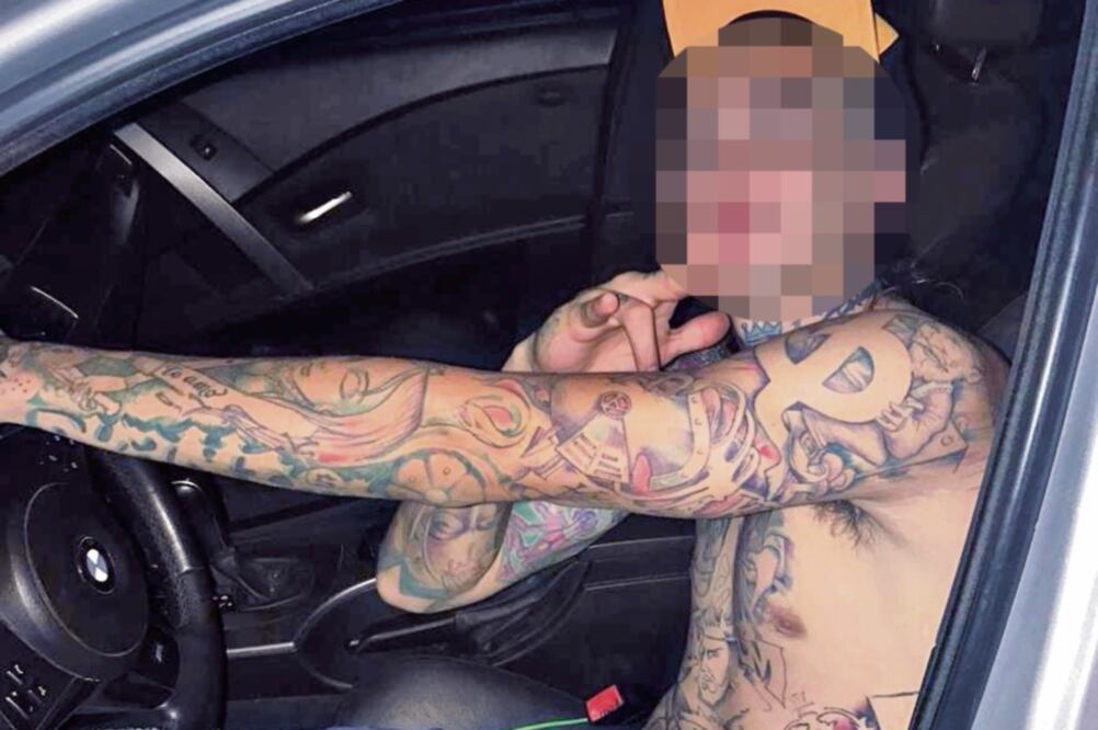 El joven de 28 años, al ser arrestado, se cambió el nombre para tratar de evadir a la justicia, pero los uniformados lo reconocieron por sus tatuajes. Foto: ESPECIAL