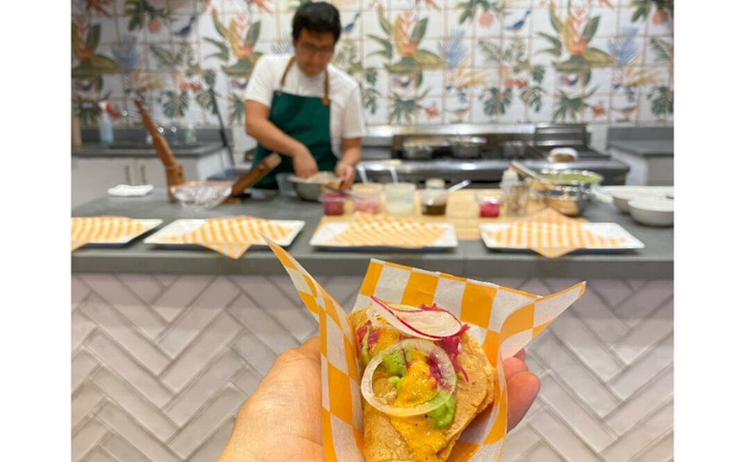 Taquería "El Apapacho" abrió sus puertas en Washington con la inauguración del embajador Esteban Moctezuma. Foto: Instagram @taqueria_apapacho