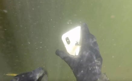 iPhone X “sobrevive” dos semanas bajo el agua