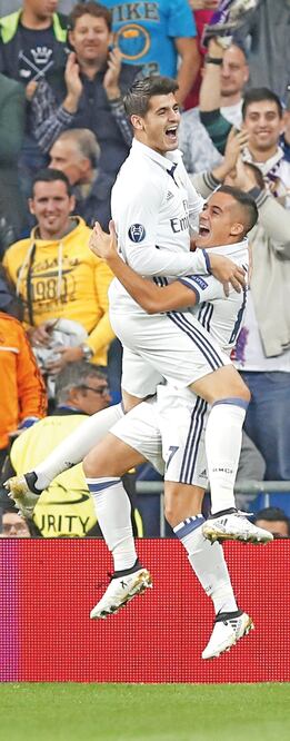 Los juveniles Álvaro Morata y Lucas Vázquez aprovecharon para marcar (JAVIER LIZÚN. EFE)