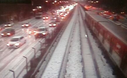 Laboran en filtraciones de agua y granizo en el Metro