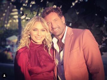 Gabriel Soto e Irina Baeva despiden un año problemático en la playa