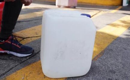 Menor juega con bidón de gasolina, ingiere combustible y luego se quema