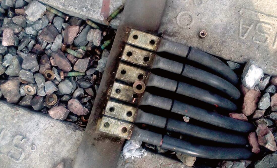 Causa. Tres sujetos intentaron robar cable de cobre en Constitución de 1917, alrededor de las 03:00 horas. (CORTESÍA)