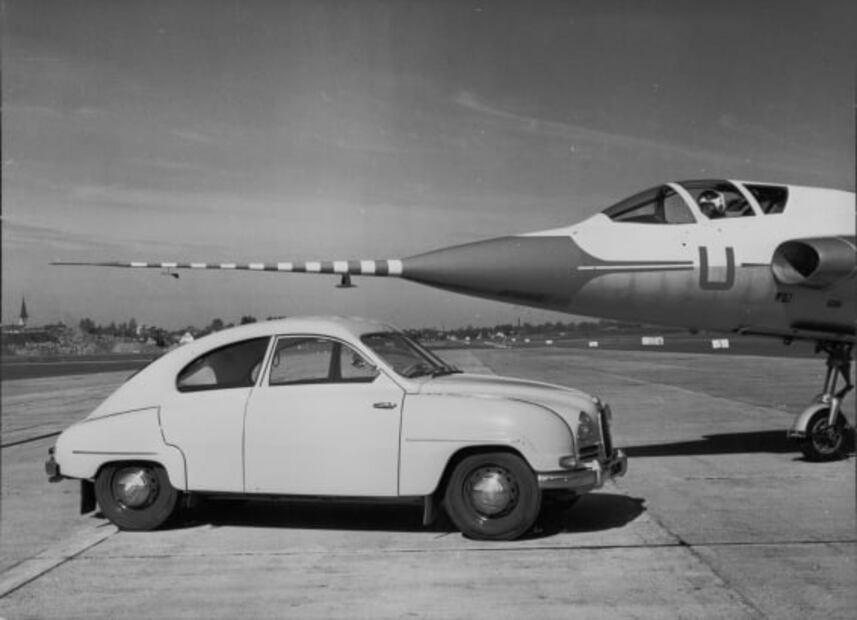 La historia de la compañía que pasó de construir aviones militares a coches para las calles