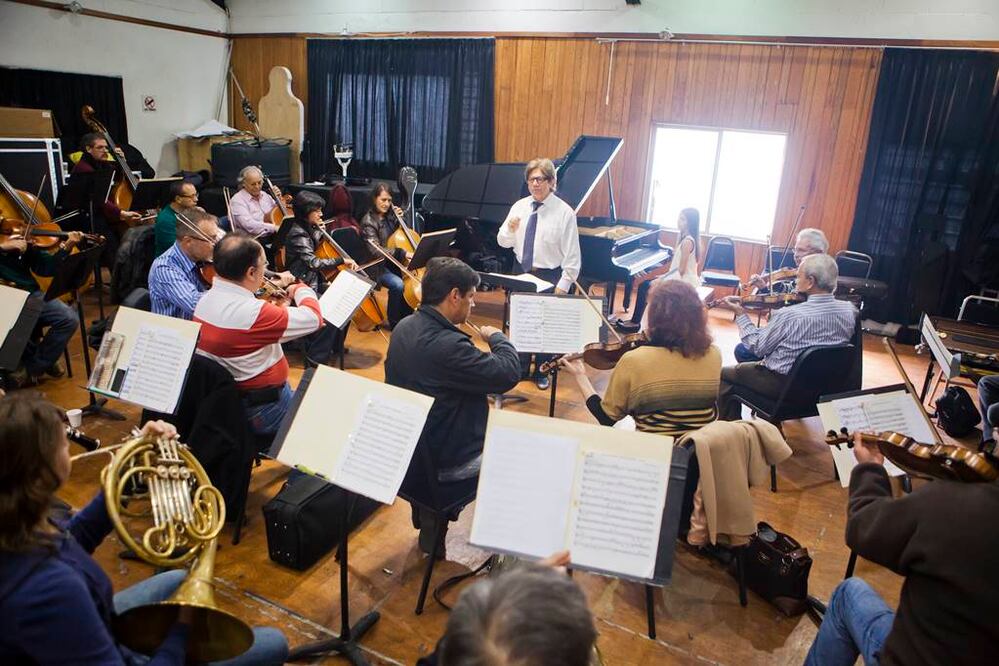 Madrugan a grupos artísticos de Bellas Artes