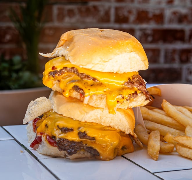 El Purista es una opción para las personas que quieren disfrutar de una rica hamburguesa en Tijuana. Foto: Instagram @elpurista.mx