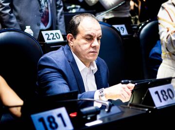 ¿Habrá sanción contra Cuauhtémoc Blanco por jugar pádel en medio de sesión de diputados?; esto responde Monreal