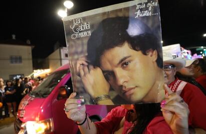 Con desfile y carrera inician en Juárez festejos para recordar a Juan Gabriel a 7 años de su muerte
