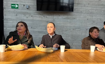 Sheinbaum llega con tamales y atole a la Cineteca Nacional; así celebra la Presidenta el Día de la Candelaria