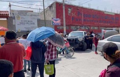 Maestra pide tarea a niño y la ataca con un cuchillo en escuela de Chimalhuacán
