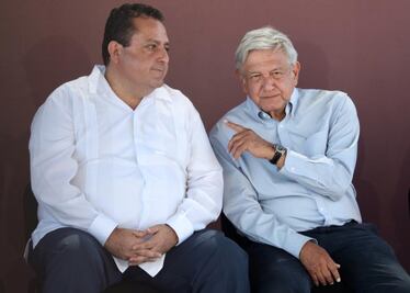 Abuchean a gobernador de BCS en evento de AMLO