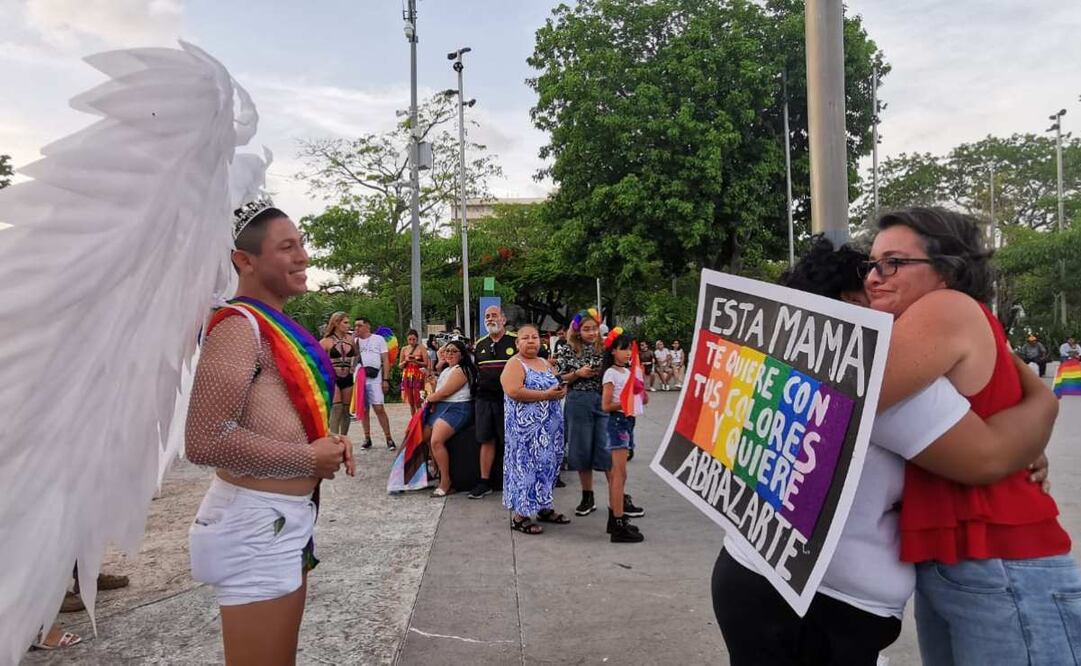 Celebra la comunidad diversa de Cancún los 20 años de la primer marcha del orgullo LGBTTTIQ+. Foto: Adriana Varillas - EL UNIVERSAL