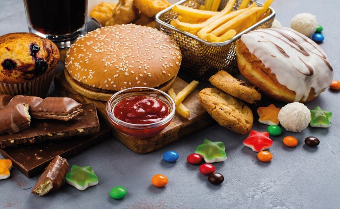 Assortment of unhealthy products that's bad for figure, skin, heart and teeth - Photo: File photo/EL UNIVERSAL