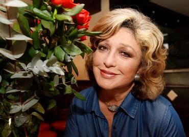 Sigue nieta de Angélica María el camino de su abuela y su madre