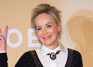 Sharon Stone busca citas en internet, aplicación la bloquea