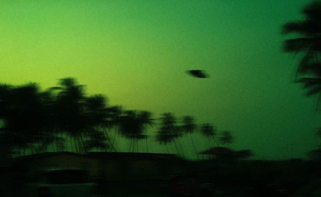 ¿Ovnis? Esto fue lo que provocó las luces en el cielo de California y Baja California