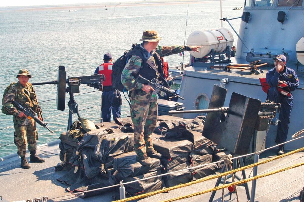 Las mafias entregan la droga a los cárteles mexicanos para que la movilicen en Centroamérica por corredores marítimos del Pacífico y del Atlántico (ARCHIVO. EFE)