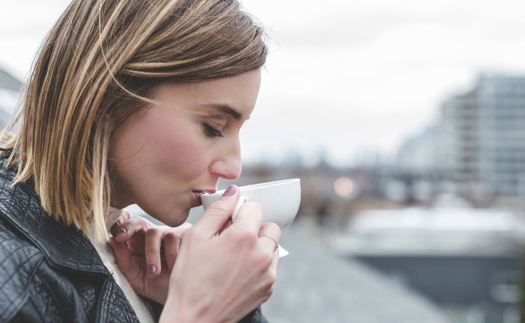 Agua de rosas. Fuente: Pixabay